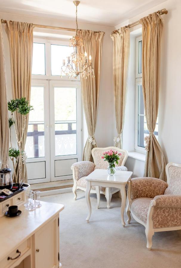 Hotel Szrenicowy Dwor シクラルスカ・ポレンバ エクステリア 写真
