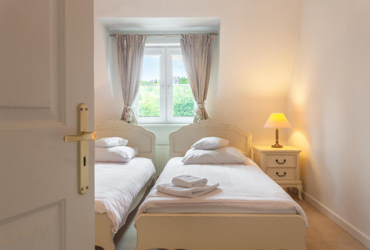 Hotel Szrenicowy Dwor シクラルスカ・ポレンバ エクステリア 写真
